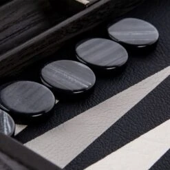 Backgammon En Bois Et Cuir Vegan - Noir -Périphériques De Jeu backgammon en bois et cuir vegan noir backgammon en bois marquete et cuir vegan cadeau adulte 849025
