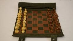 Ensemble D'échecs Roulable Magnétique - Cuir Véritable - Vert / Intérieur Doré 18 Ensemble D'échecs Roulable Magnétique - Cuir Véritable - Vert / Intérieur Doré -Périphériques De Jeu ensemble dechecs roulable magnetique cuir veritable vert interieur dore ensemble dechecs luxe classique jeu dechecs echecs de voyage en cuir veritable 335926