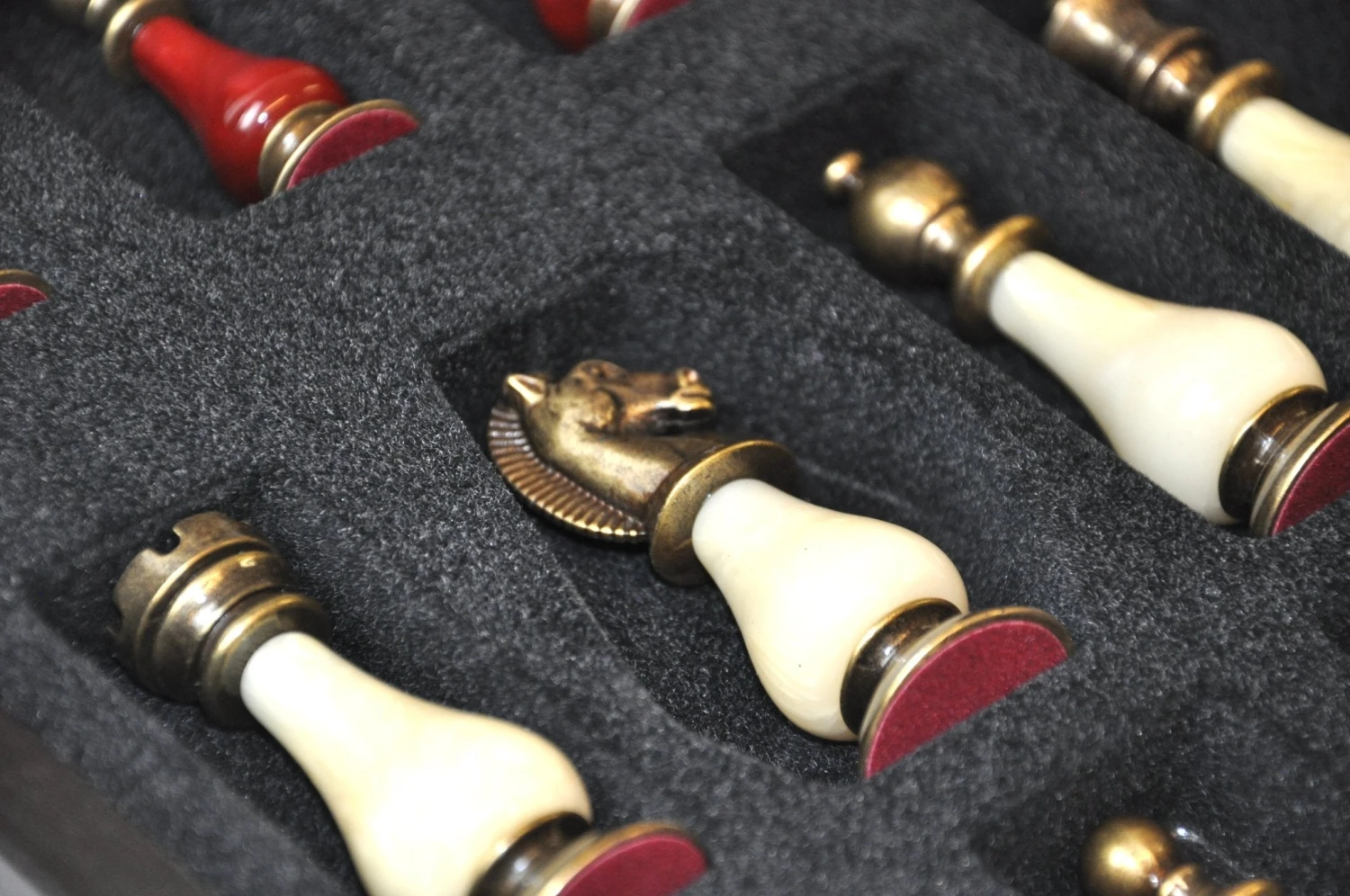 Ensemble Luxe Métal Et Perle - Rouge Et Or 7 Ensemble Luxe Métal Et Perle - Rouge Et Or – Image 5