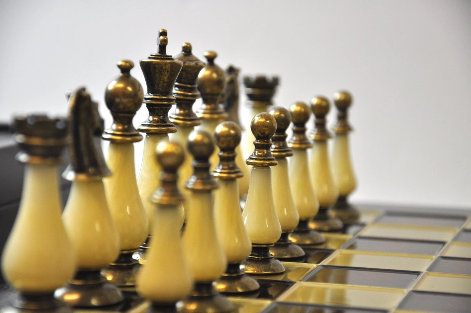 Ensemble Luxe Métal Et Perle - Rouge Et Or 6 Ensemble Luxe Métal Et Perle - Rouge Et Or – Image 4