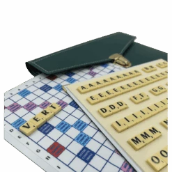 Scrabble Cuir Vegan - Magnétique - Vert 9 Scrabble Cuir Vegan - Magnétique - Vert -Périphériques De Jeu scrabble cuir vegan magnetique vert jeux de lettres et de chiffres cadeau bel objet 220043