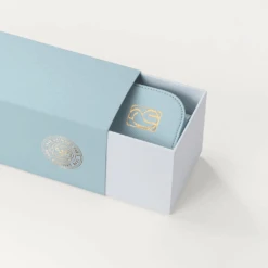 Tapis De Belote En Cuir De Pomme - Bleu Dauphin - Grimaud Luxe -Périphériques De Jeu tapis de belote en cuir de pomme bleu dauphin grimaud luxe tapis de cartes luxe belote 664094